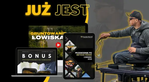 Wędkarz z feederem w ręku, gotowy do łowienia. Na ekranach komputerów i tabletów materiały o tym, co to jest feeder w wędkarstwie i jak się przygotować do zawodów.