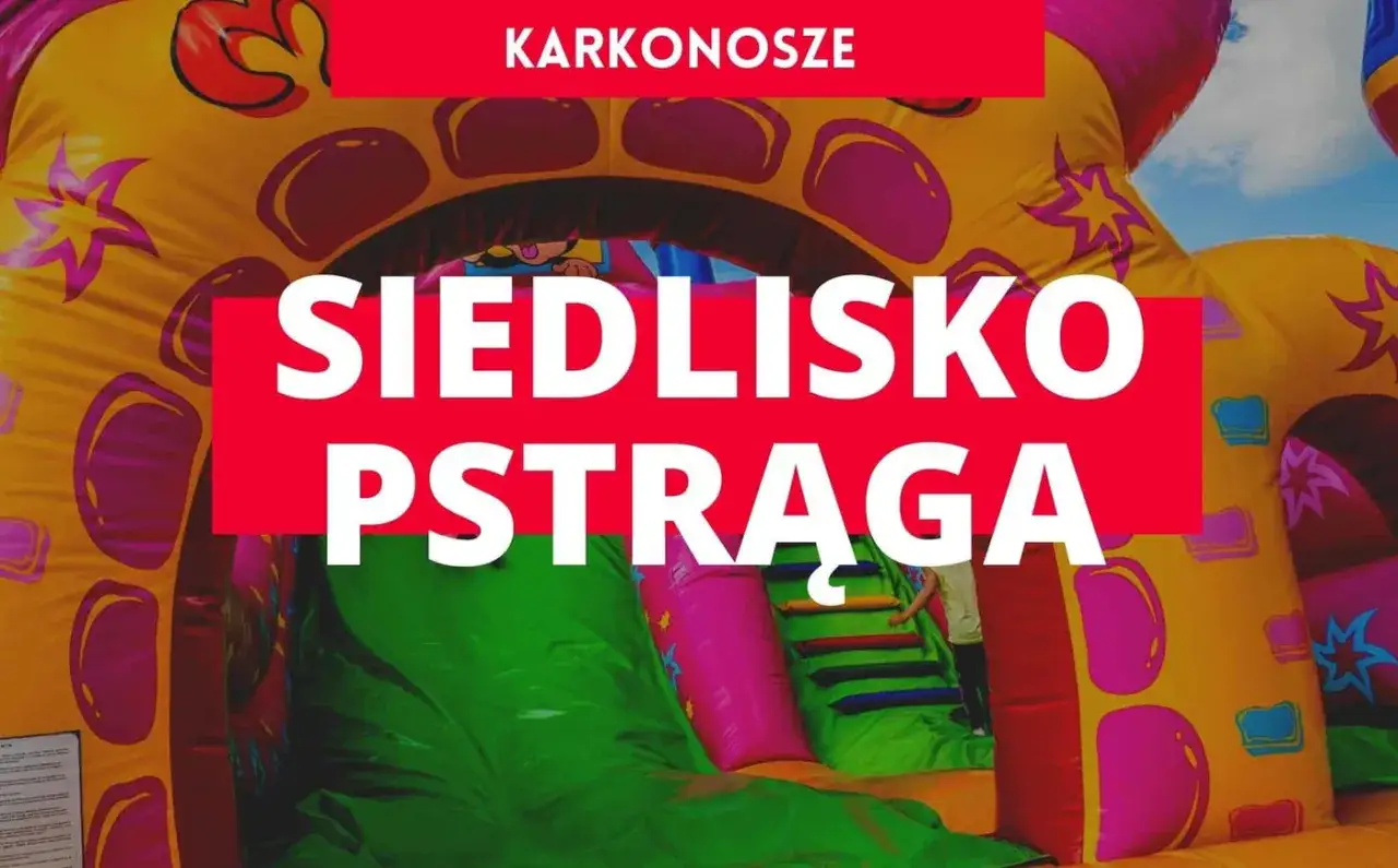 Kolorowy dmuchany plac zabaw w Karkonoszach. Napis